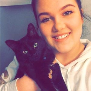 Meet your Posher, Abigail